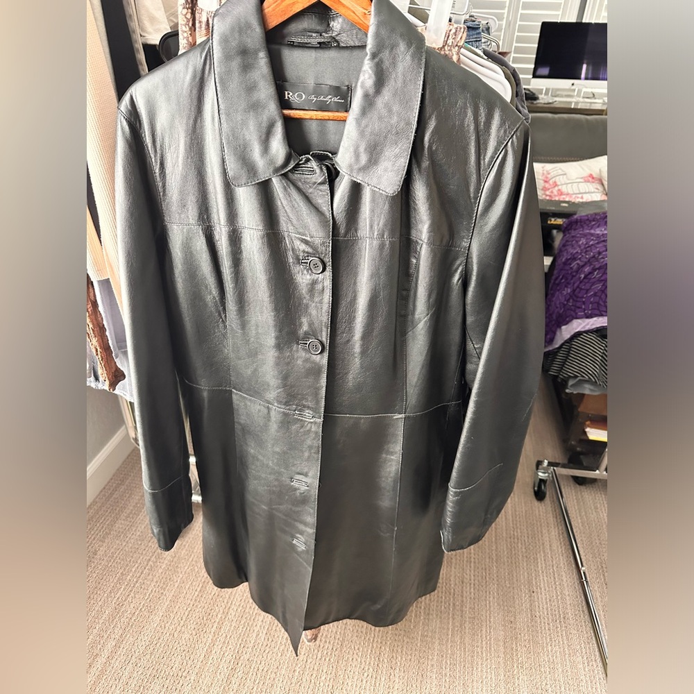 Women's R&O by Reilly Olmes Leather True Vintage Trench Coat in Black Size 2X.